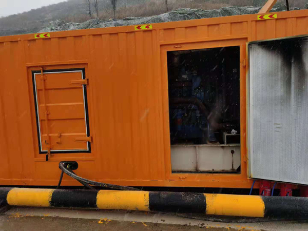 安龙发电车出租-应急柴油发电机组选什么样的比较好？