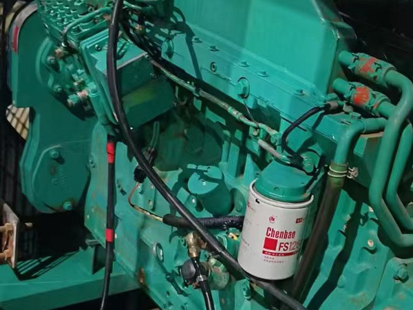 安龙如何确定新的发电机组控制系统是否与原系统兼容？