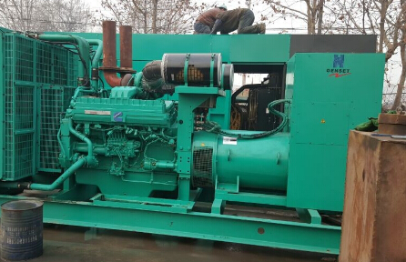 安龙发电机组如何判断水冷式机油散热器内部是否需要清洗？